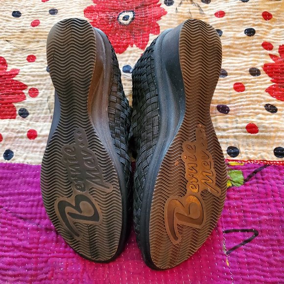 Bernie Mev Peep Toe Low Wedge - Black - 38 (7.5 - 8) - Picture 6 of 9